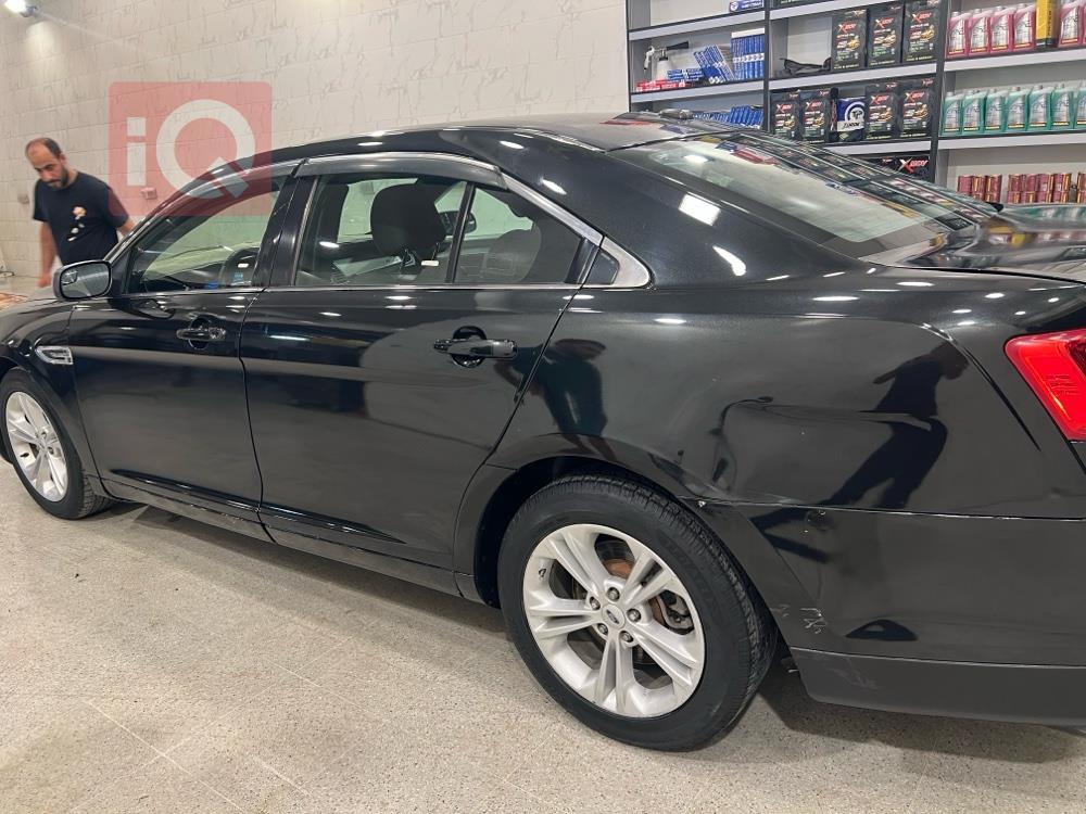 Ford Taurus